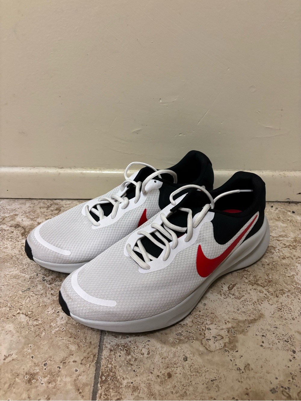 Nike Revolution 7 White Red Black FB2207-102 Men's Size 12.5 Running Shoes